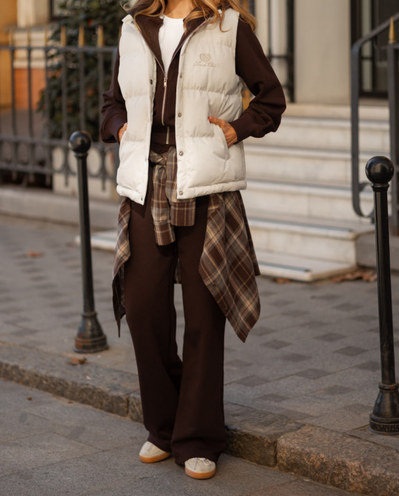 125 Жилет пуховий з вишивкою